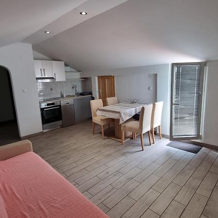 Apartmani Kurjakovic - プナト エクステリア 写真