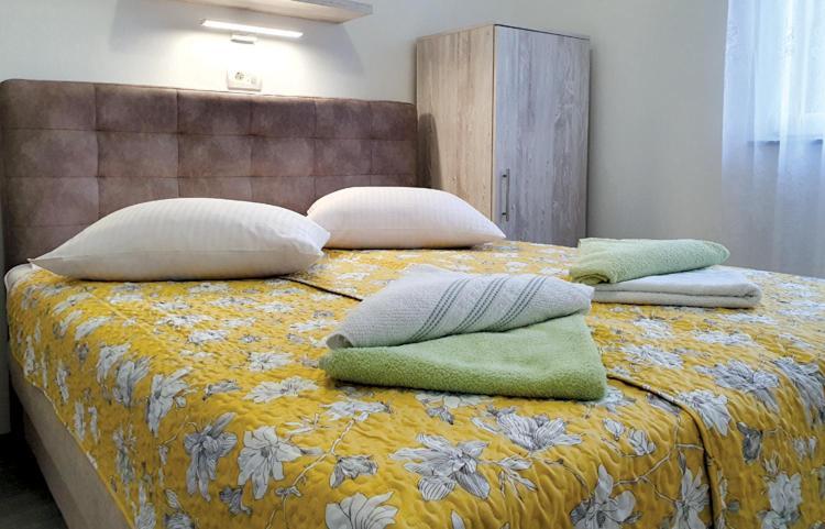 Apartmani Kurjakovic - プナト エクステリア 写真