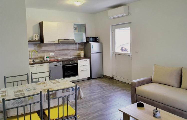 Apartmani Kurjakovic - プナト エクステリア 写真