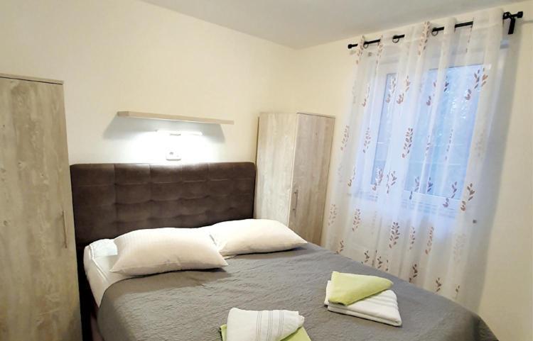 Apartmani Kurjakovic - プナト エクステリア 写真